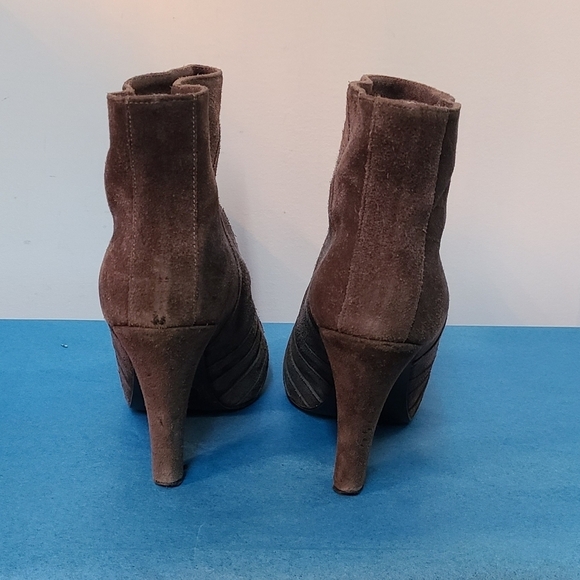 Ethic Suede Booties - Picture 7 of 16